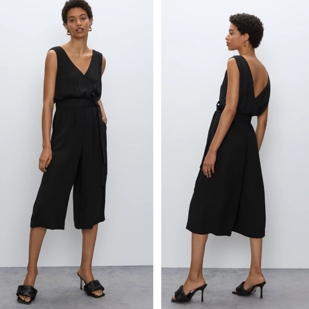 Aritzia Babaton Black Cropped V neck Jumpsuit